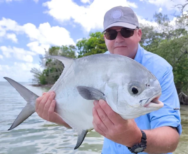 Permit fever in full effect. Silver everywhere, happy anglers, and a few snook mixed into the chaos.
.
.
.
.
.
.
.
#TheFlyShop #TheKautapenGroup #EspirituSantoBay #NervousWaters #PermitFishing