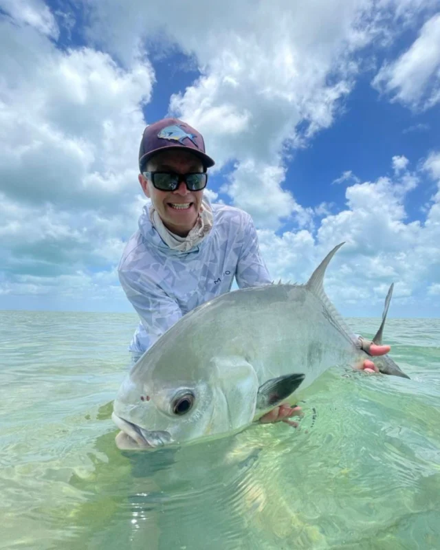Nine photos. One obsession.

Permit fishing at Espíritu Santo Bay.
.
.
.
.
.
#NervousWaters #EspirituSantoBayLodge #TheFlyShop #PermitFishing #TheKautapenGroup